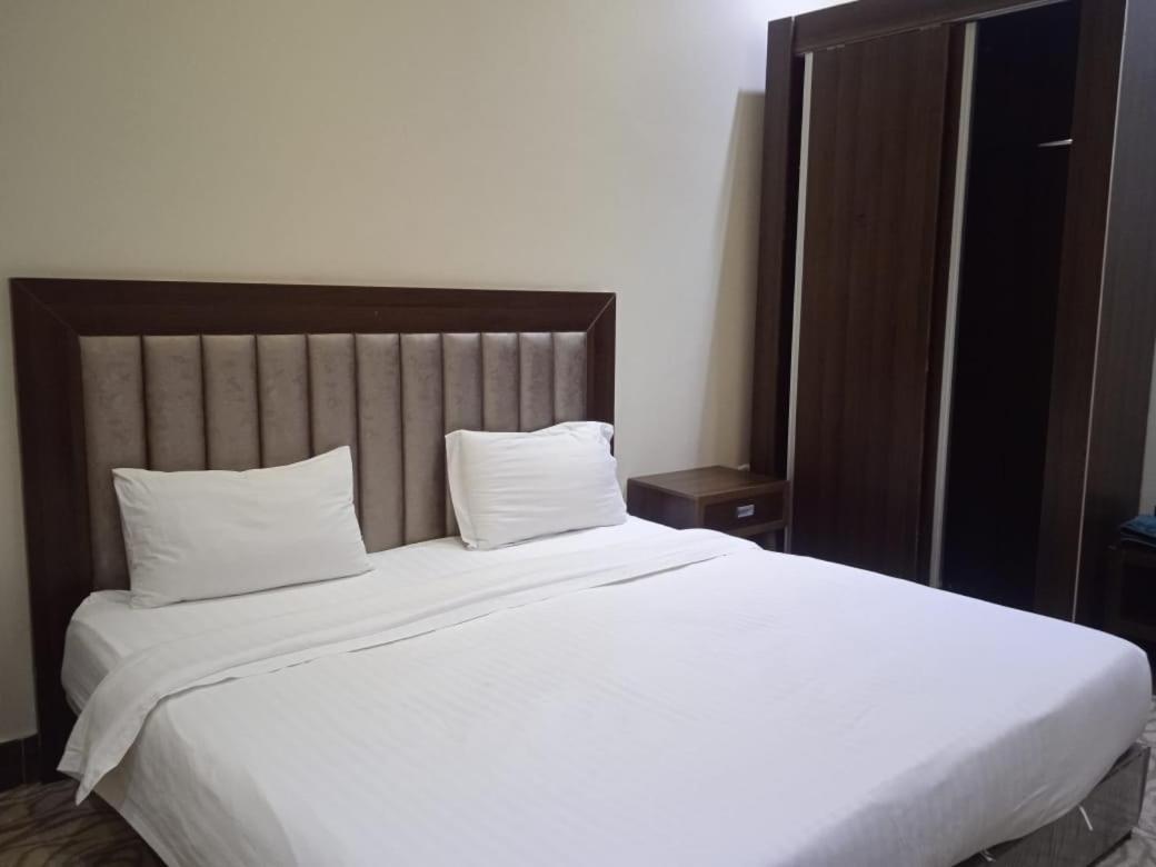Quiet Rooms 7 Riadh Exterior foto